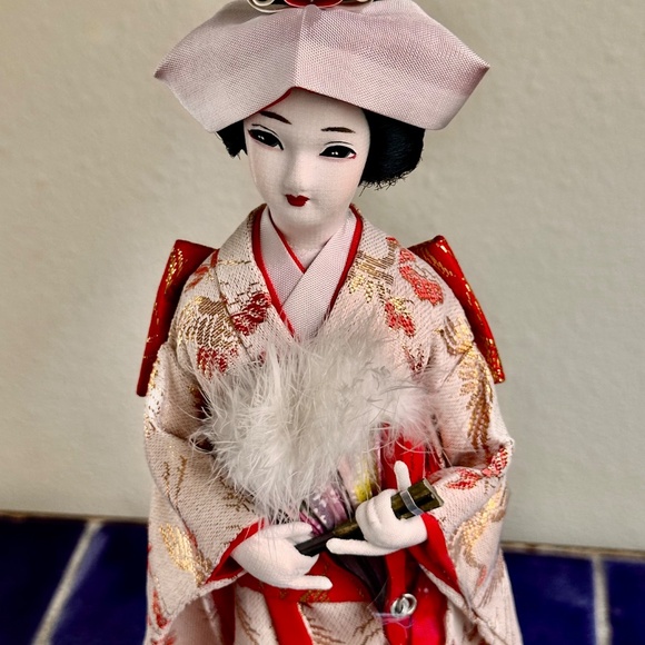 Hanayome Geisha Doll,  Japanese Bride Doll by Nishi Doll Co. c1950 - Picture 5 of 5